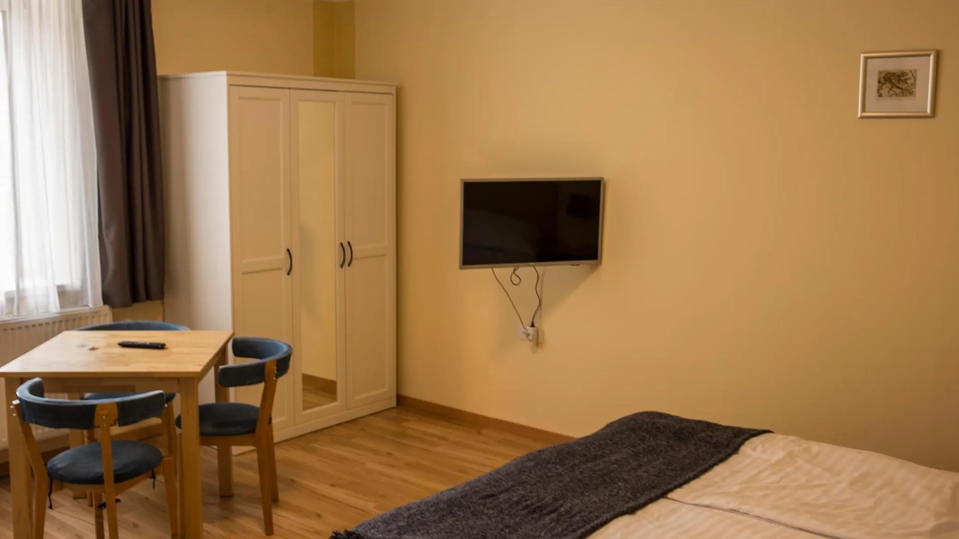 Petofi Vendeghaz Hotel Eger 0*,  Hungary